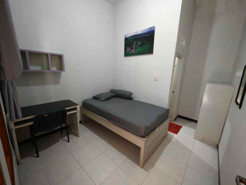 dijual rumah jalan bunga bunga suhat