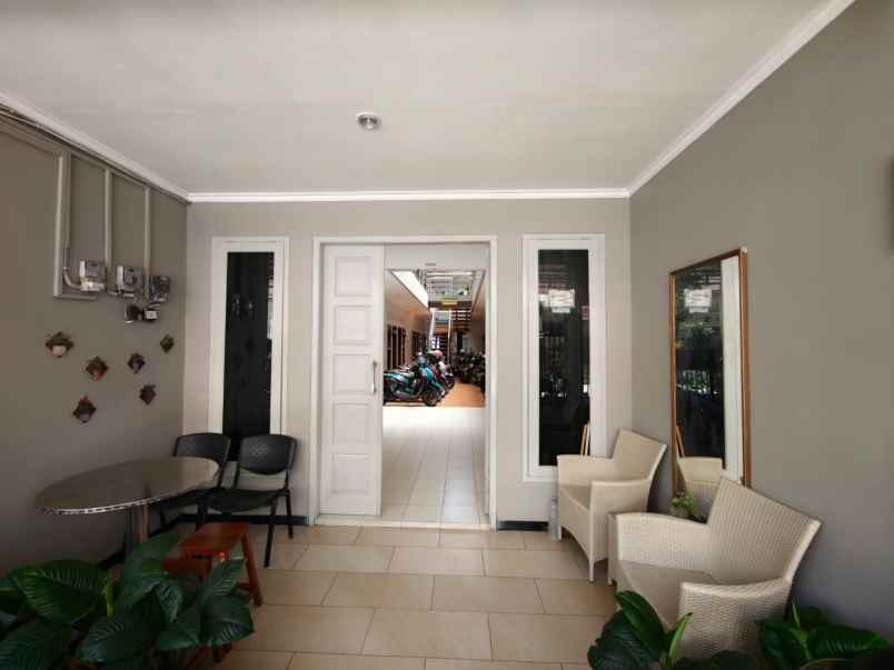 dijual rumah jalan bunga bunga suhat