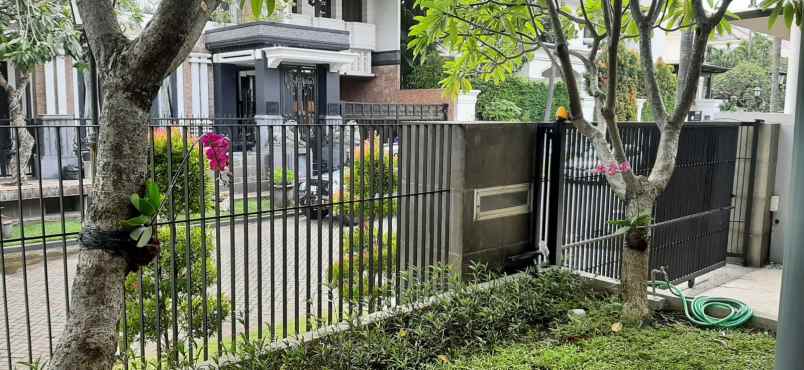 dijual rumah jalan darmo hill