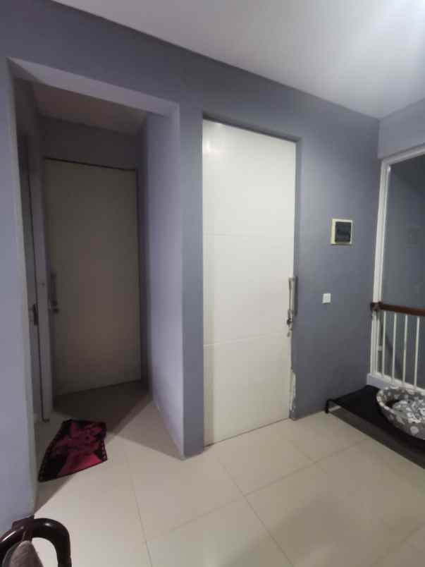 dijual rumah jalan green hill citraland