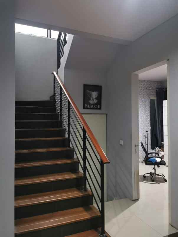 dijual rumah jalan green hill citraland