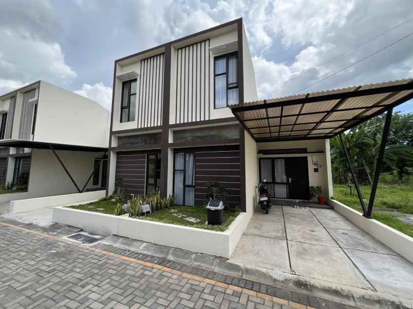 dijual rumah jalan kaliurang km 12