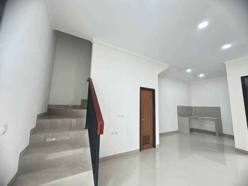 dijual rumah jalan lestari pamulang barat