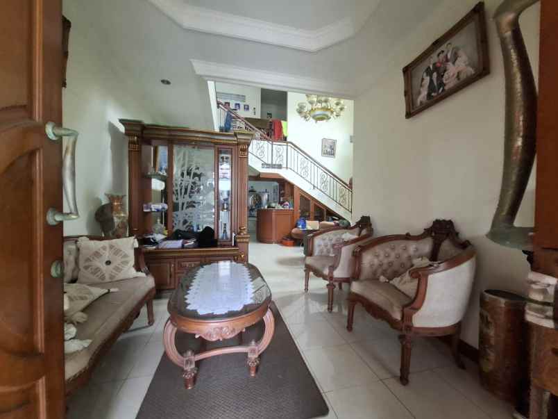 dijual rumah jalan pesantren