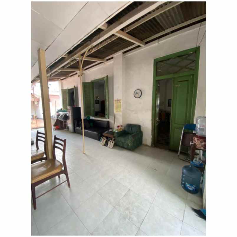 dijual rumah jalan prapatan i senen