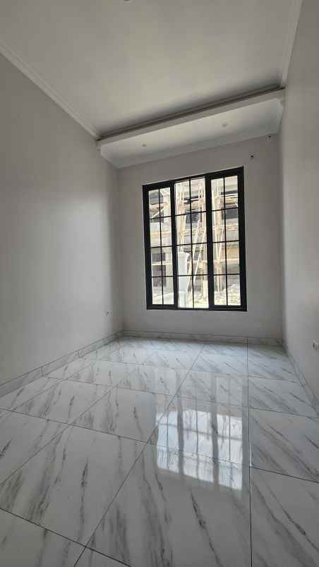 dijual rumah jalan raya kalimulya kp