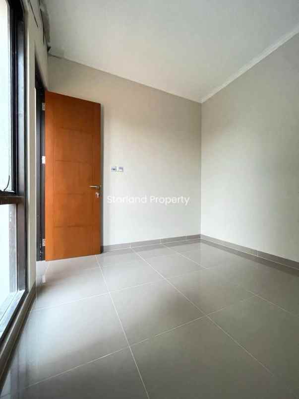 dijual rumah jalan raya larangan puri