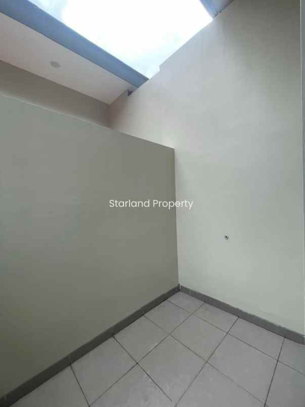 dijual rumah jalan raya larangan puri