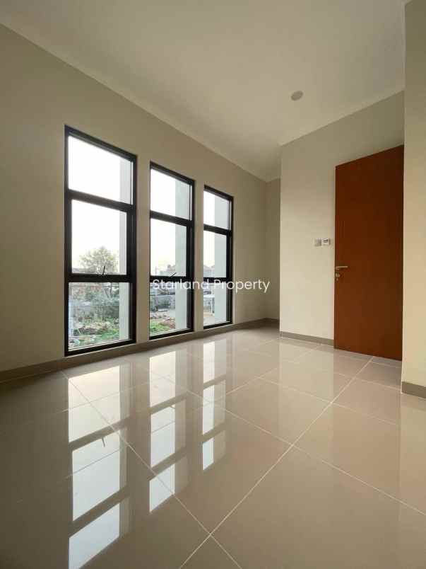 dijual rumah jalan raya larangan puri