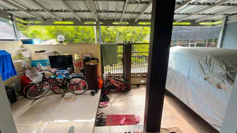 dijual rumah jalan raya meruyung cinere