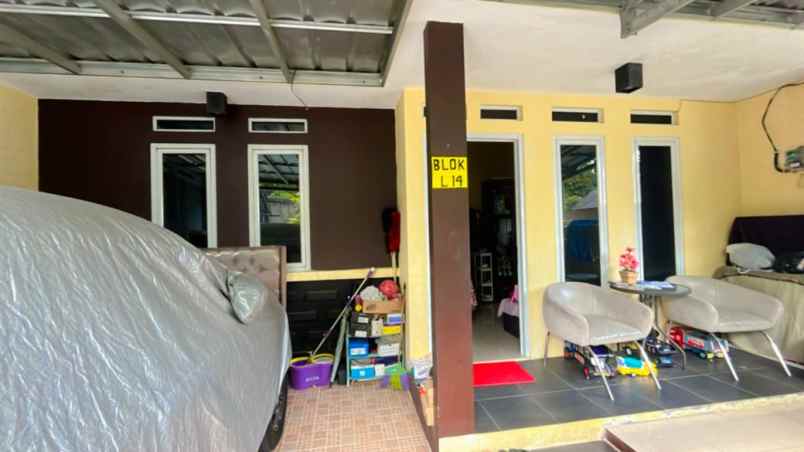 dijual rumah jalan raya meruyung cinere