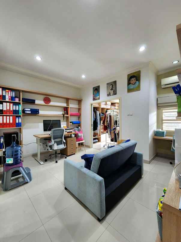 dijual rumah jalan raya pondok indah mal 2