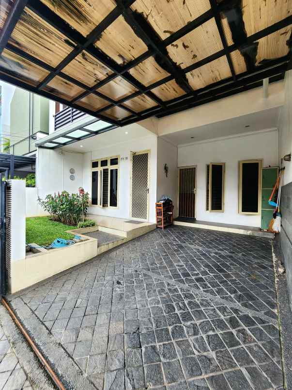 dijual rumah jalan raya pondok indah mal 2