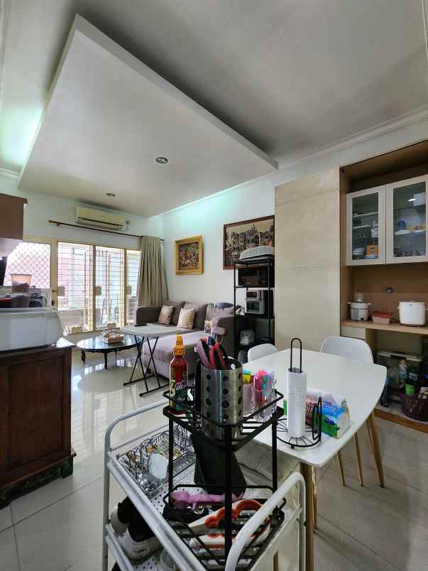 dijual rumah jalan raya pondok indah mal 2