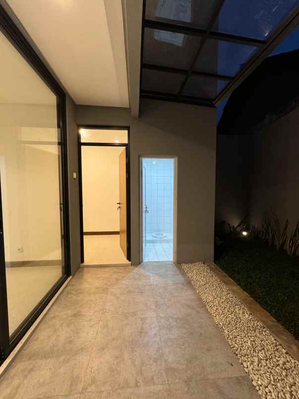 dijual rumah jalan raya rengas bintaro