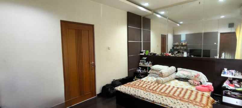 dijual rumah janur kuning