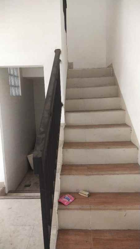 dijual rumah jati cempaka