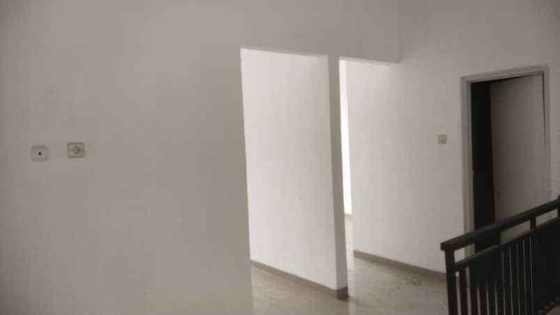 dijual rumah jati cempaka