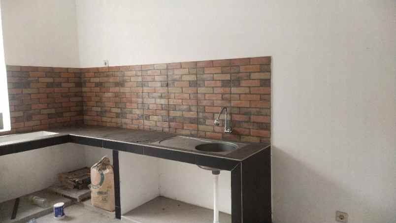 dijual rumah jati cempaka