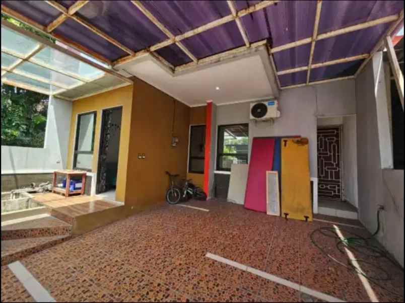 dijual rumah jatibening estate jl dr