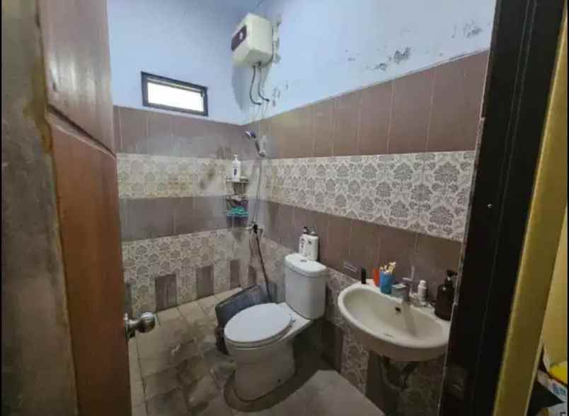 dijual rumah jatibening estate jl dr