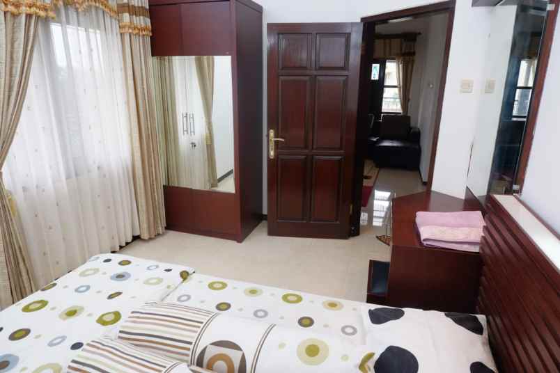 dijual rumah jl abdul gani atas