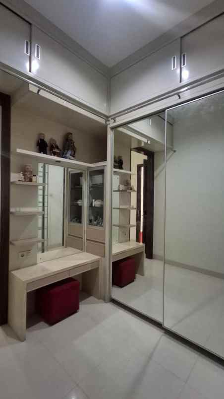 dijual rumah jl bale hinggil