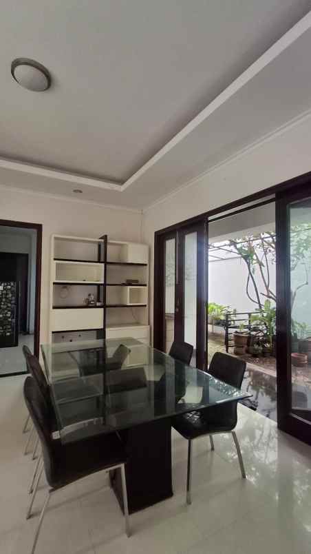 dijual rumah jl bale hinggil