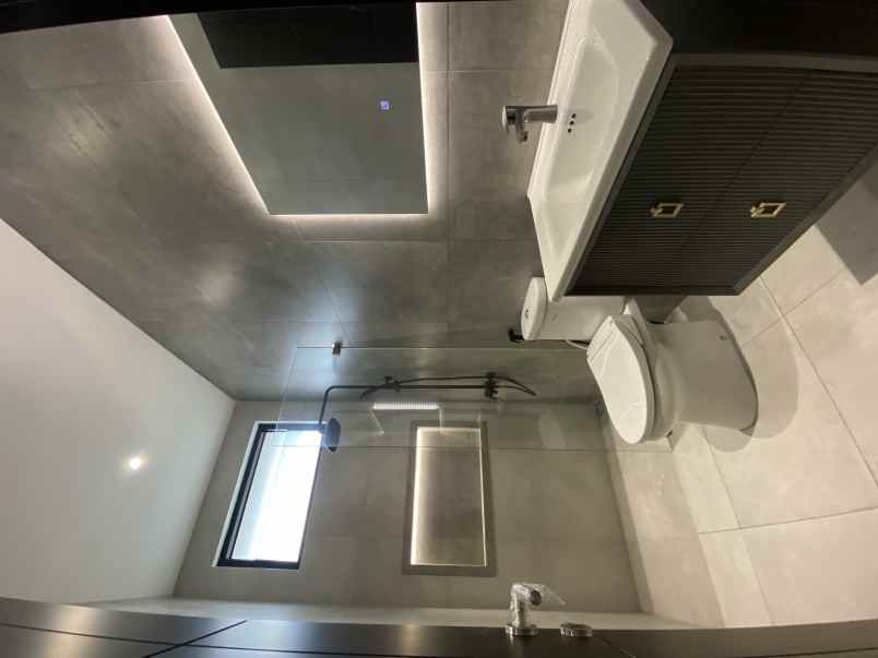 dijual rumah jl bsd raya vanya park