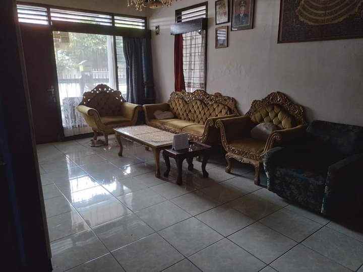 dijual rumah jl cipinang kebembem