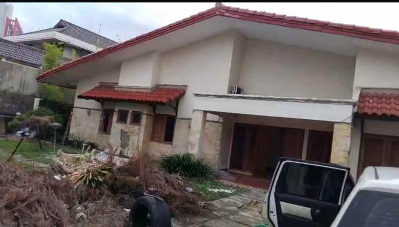 dijual rumah jl darmo permai timur