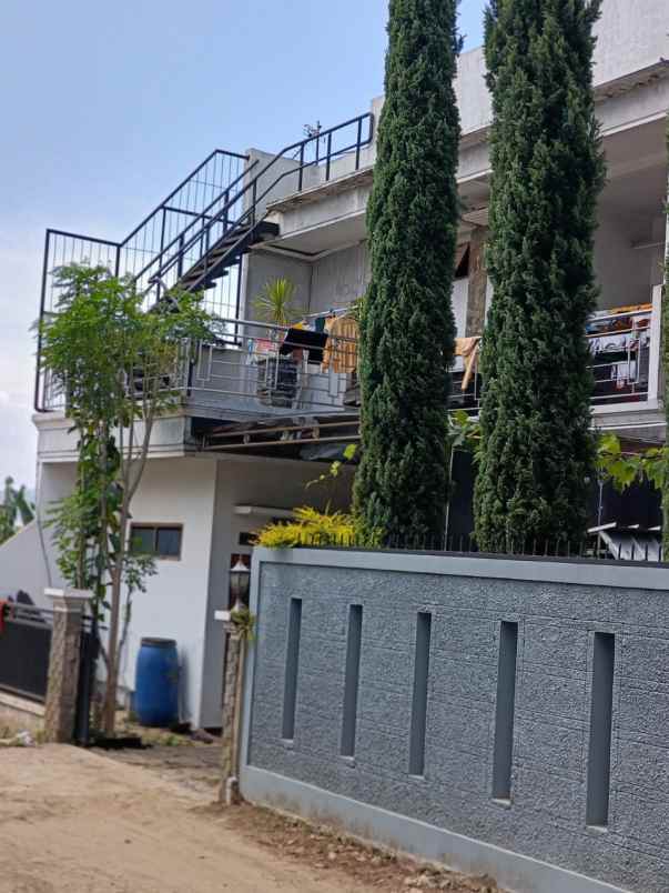 dijual rumah jl desa cilame