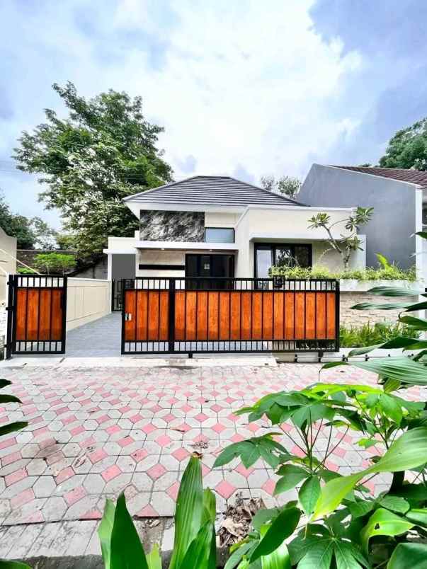 dijual rumah jl gito gati