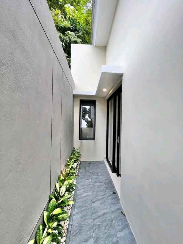 dijual rumah jl gito gati