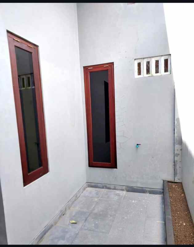 dijual rumah jl gito gati