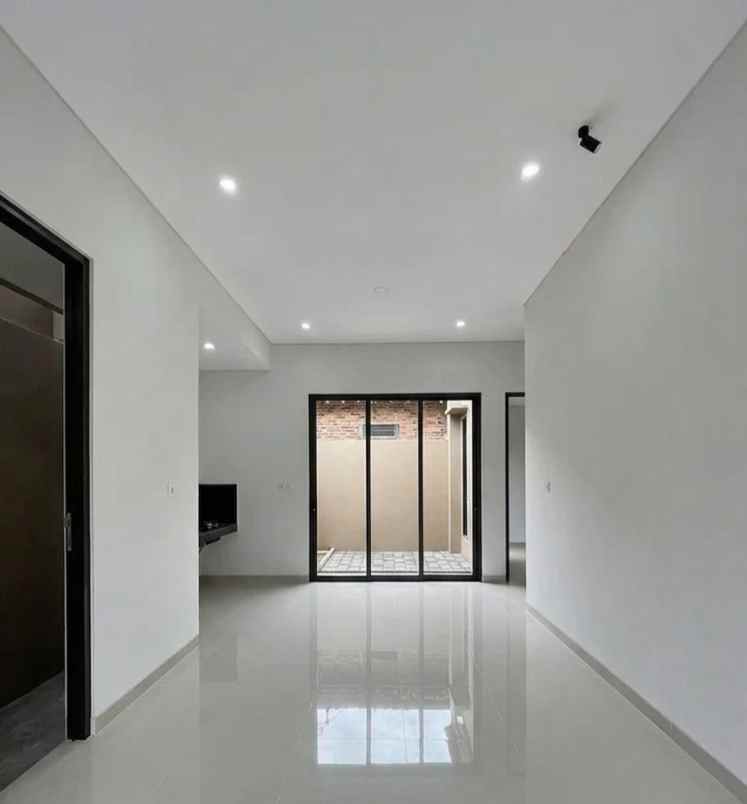 dijual rumah jl godean km 10