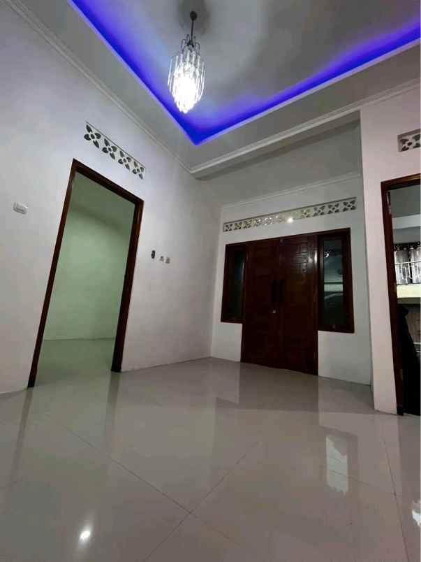 dijual rumah jl godean km 7