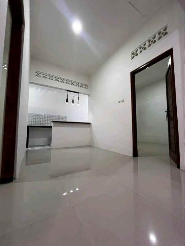 dijual rumah jl godean km 7