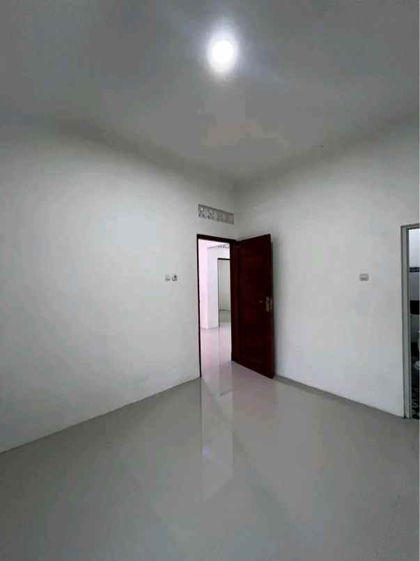 dijual rumah jl godean km 7