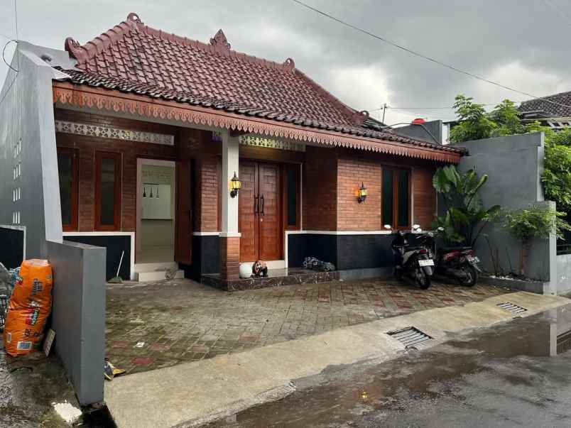 dijual rumah jl godean km 7