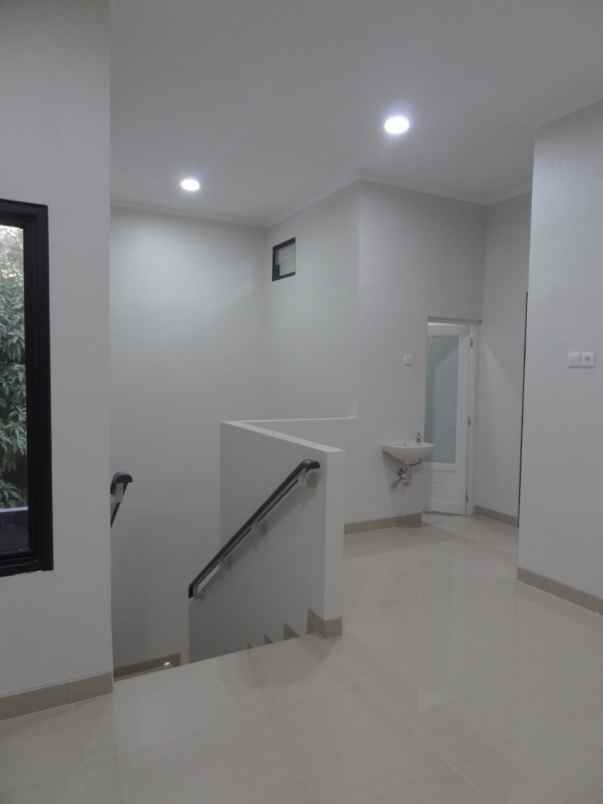 dijual rumah jl h milun