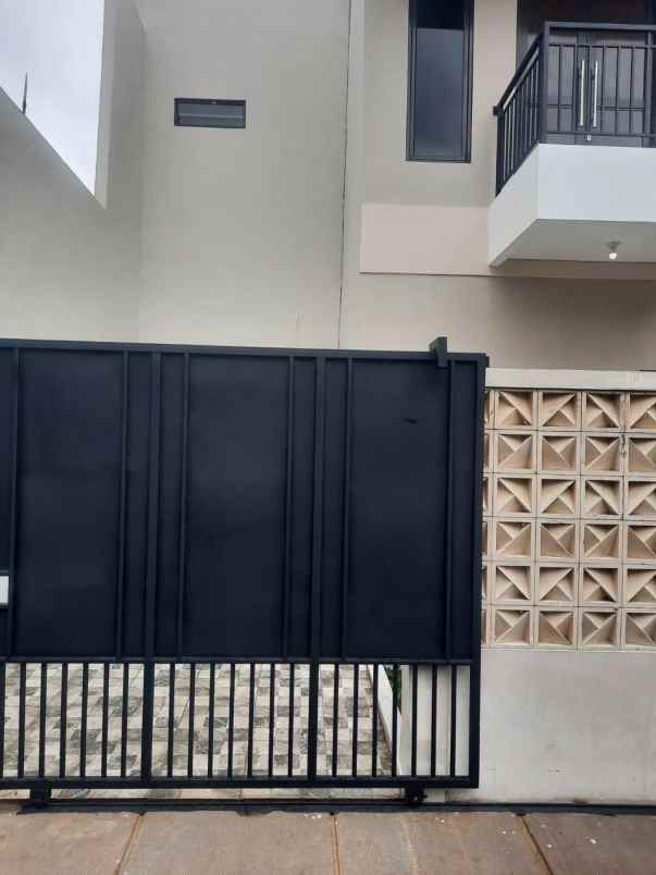 dijual rumah jl kayu putih rawamangun