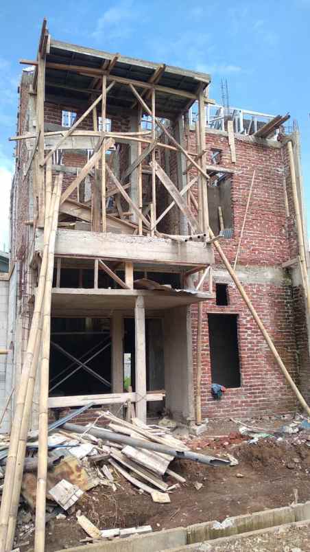 dijual rumah jl komplek bukit permata