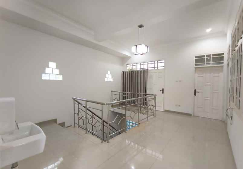 dijual rumah jl lingkar duren sawit