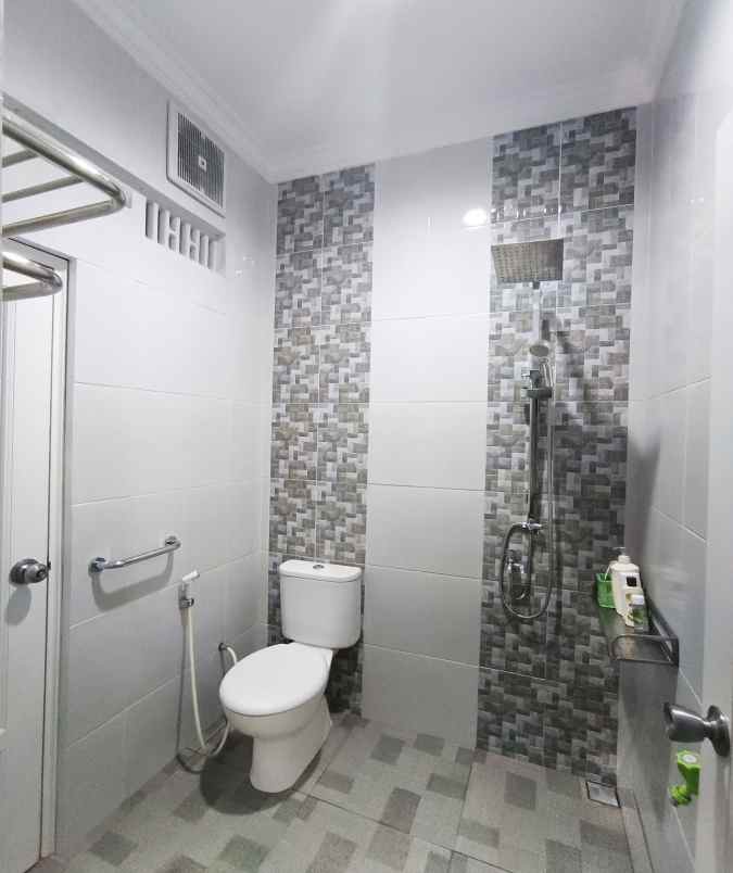 dijual rumah jl lingkar duren sawit