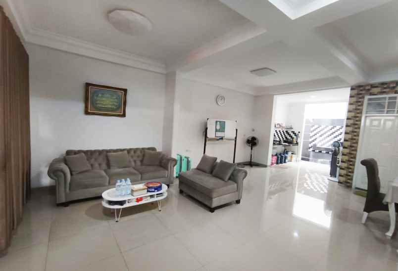 dijual rumah jl lingkar duren sawit