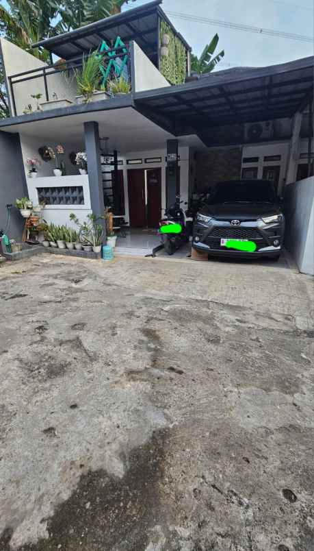dijual rumah jl meruyung raya