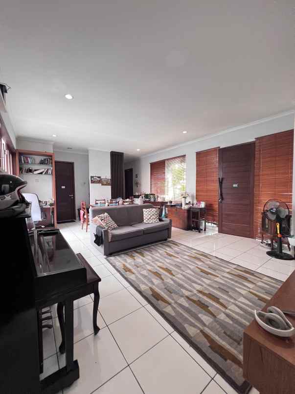 dijual rumah jl paso jagakarsa