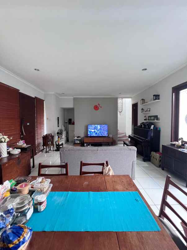 dijual rumah jl paso jagakarsa