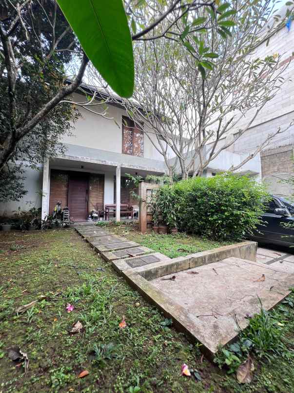 dijual rumah jl paso jagakarsa